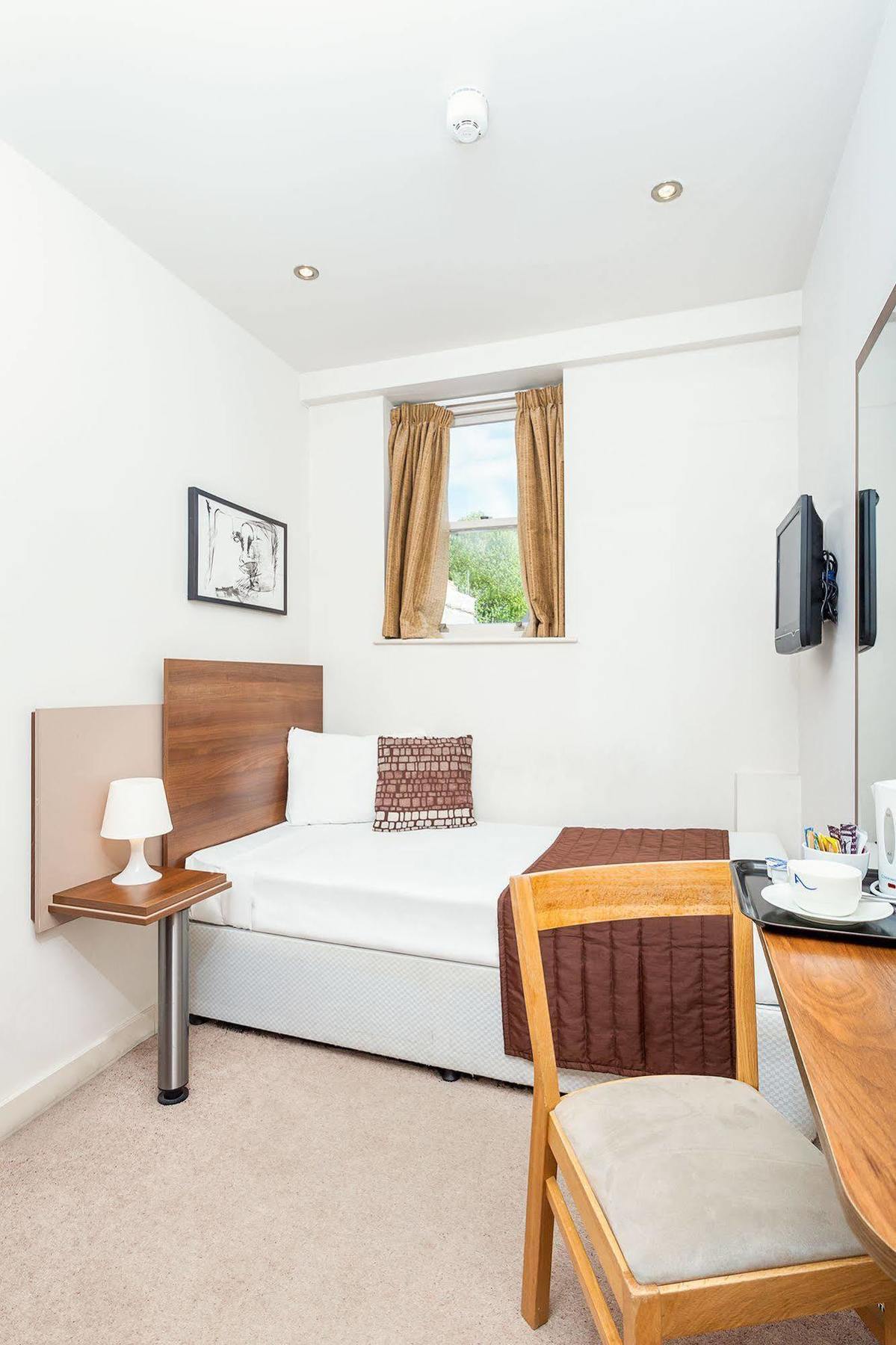 Avni Kensington 3* Londra